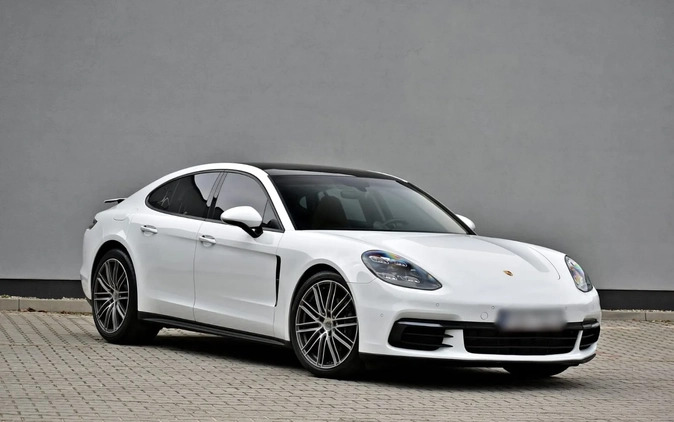 Porsche Panamera cena 341000 przebieg: 41000, rok produkcji 2019 z Toruń małe 232